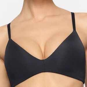SKIMS T-shirt Demi bra